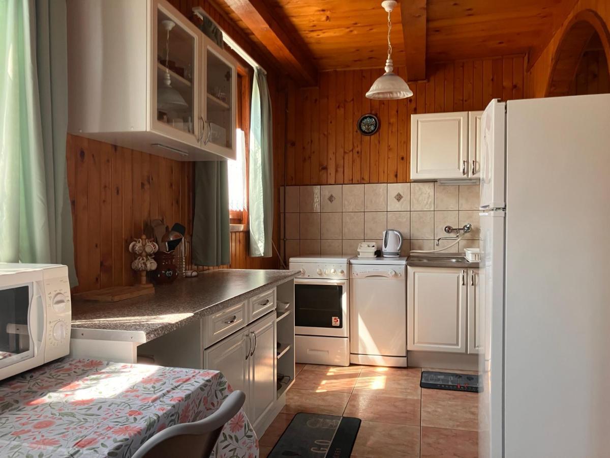 Vila Lellei Pihenohaz Balatonlelle Exteriér fotografie